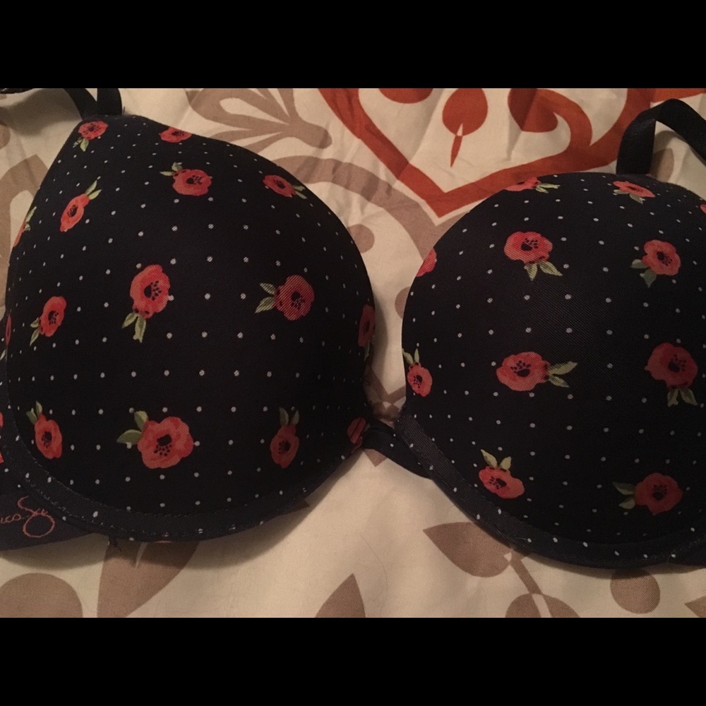 36C Jessica Simpson bra